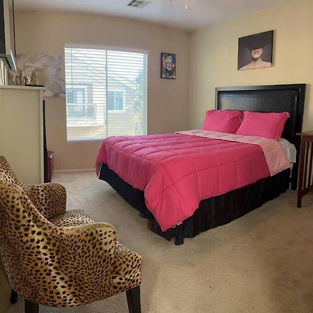 Gorgeous Home Away From Home Las Vegas Exterior foto