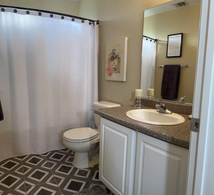 Gorgeous Home Away From Home Las Vegas Exterior foto